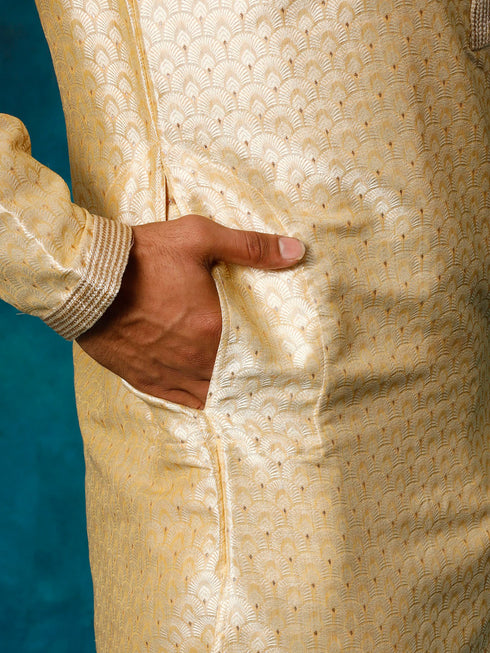 Vastramay Men's Beige jacquard Kurta
